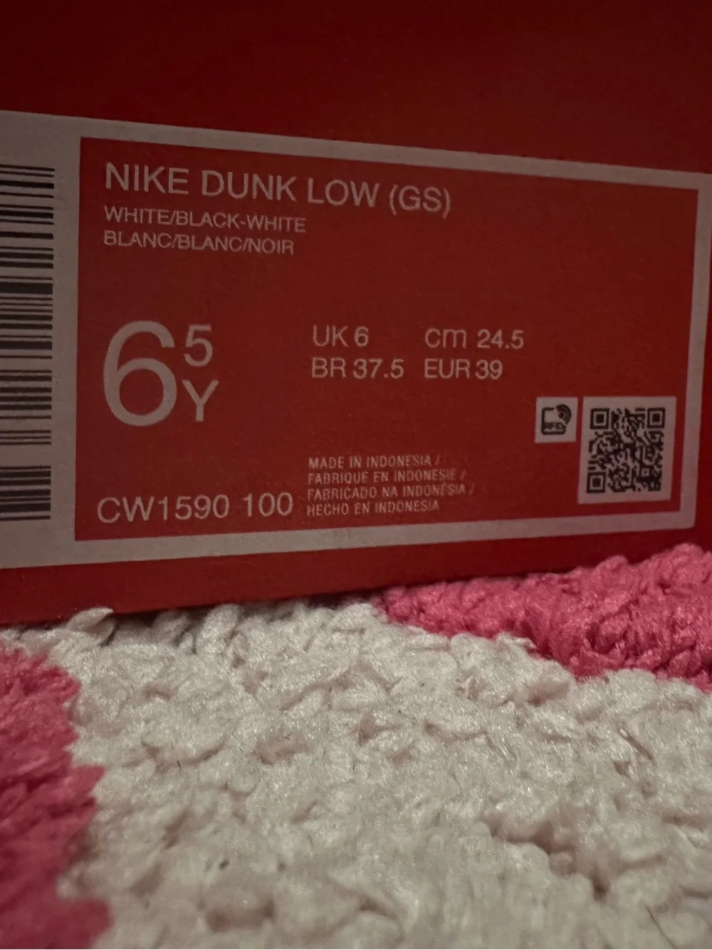 NIB Nike dunks black and white